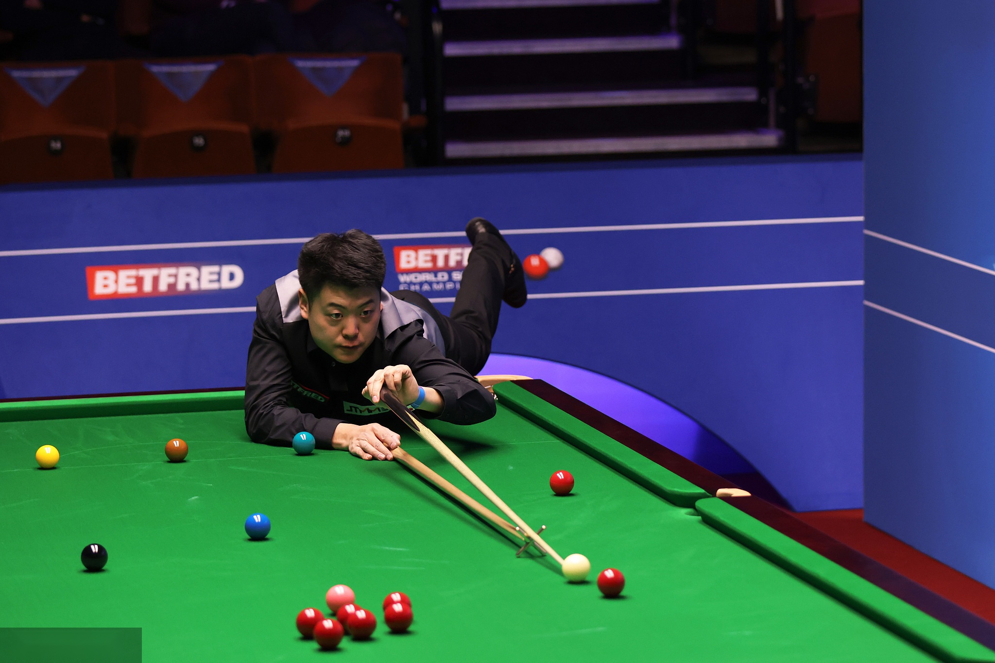 莱昂纳德和 莱昂纳德和