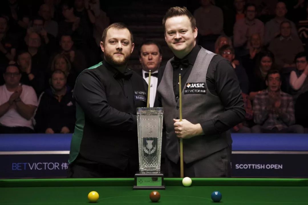 四川筠连山体滑坡救援工作紧张进行.